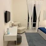 Sistershouse نابولي