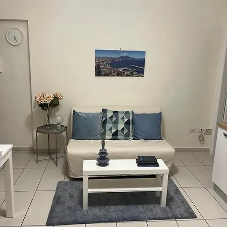 Sistershouse * Naples